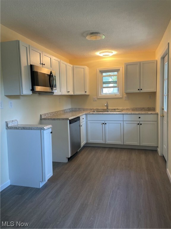 761 Community Rd, Sheffield Lake, OH 44054 - photo 4