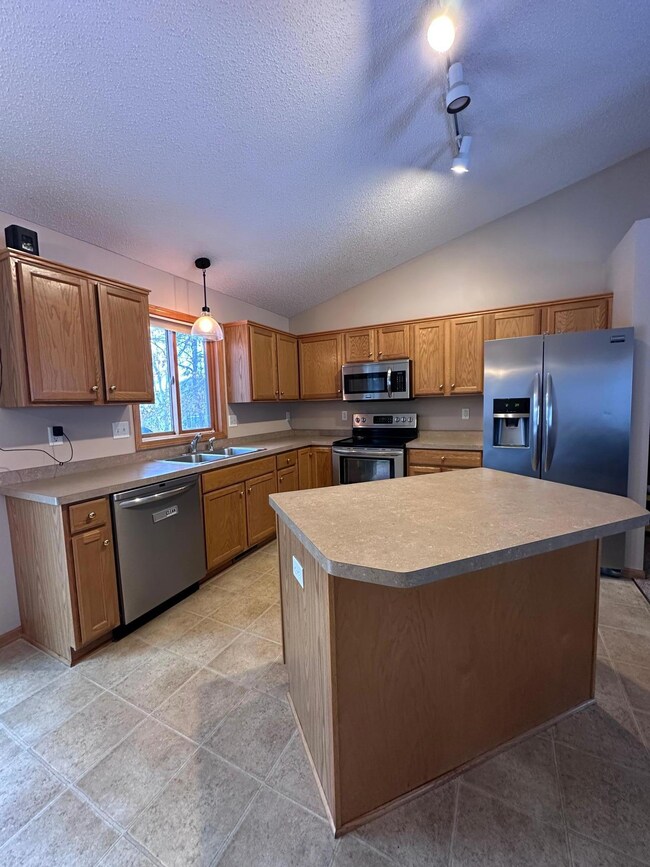 23582 Eidelweiss St NW, Saint Francis, MN 55070 - photo 5