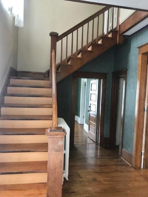 Stairs to 2nd Unit/Upstairs