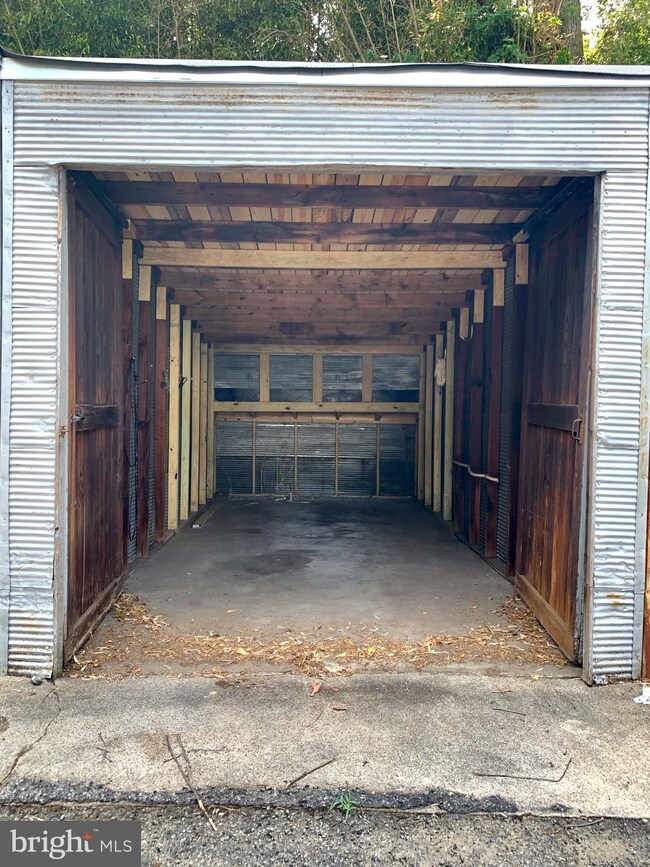1718 34th St NW unit GARAGE, Washington, DC 20007 - photo 2