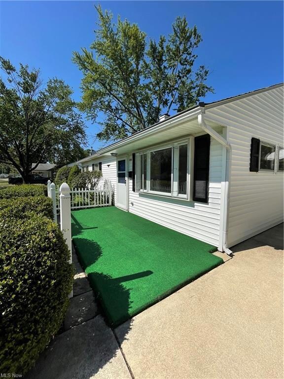 4208 Talbot Ln, Lorain, OH 44055 - photo 2