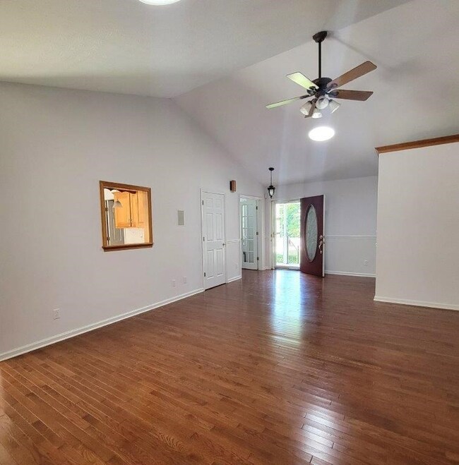 1418 W Riverside Dr, Cookeville, TN 38506 - photo 5