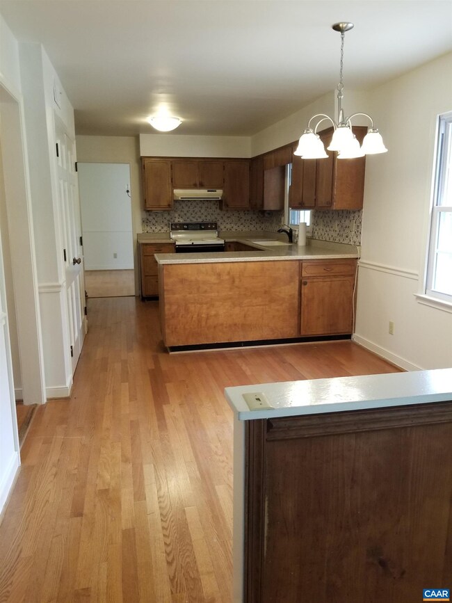 2912 Idlewood Dr, Charlottesville, VA 22901 - photo 4