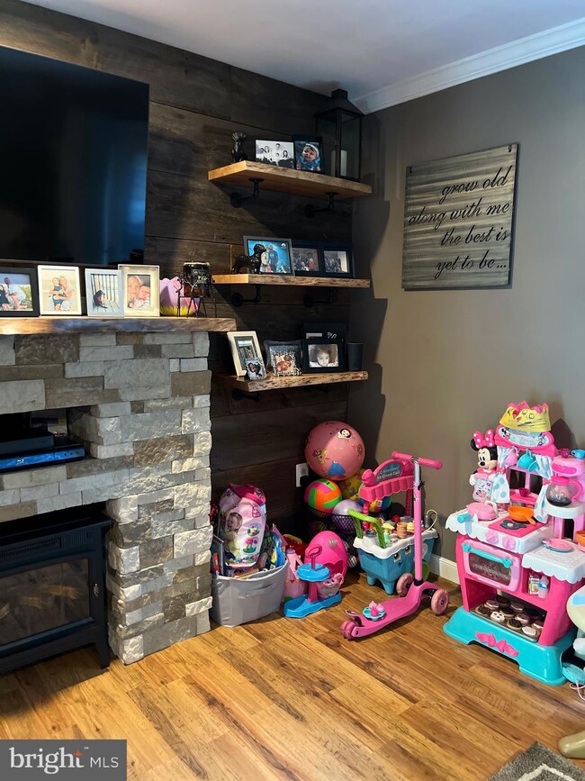 128 Bishop Dr, Aston, PA 19014 - photo 5