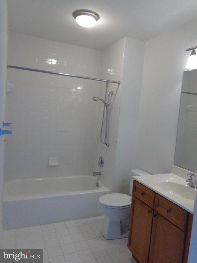 6696 Club House Ln unit 206, Warrenton, VA 20187 - photo 7