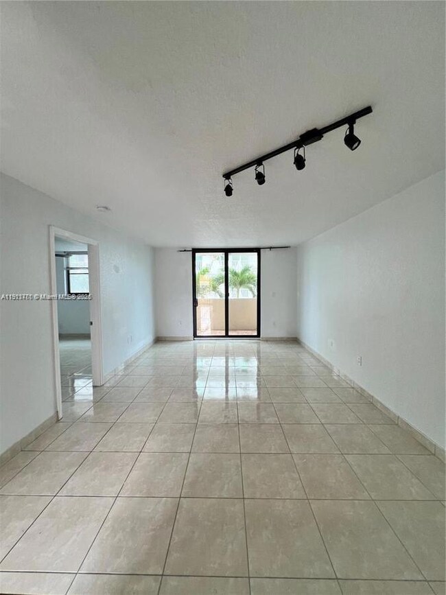 7125 Bay Dr unit 205, Miami Beach, FL 33141 - photo 7