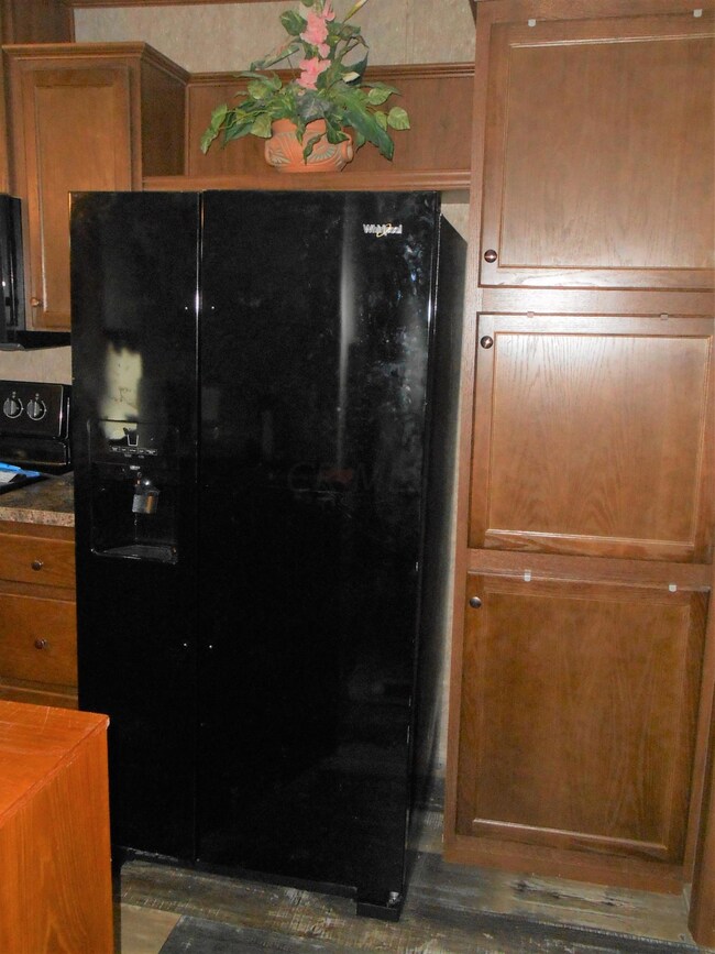 92 Evergreen Ave, Circleville, OH 43113 - photo 6