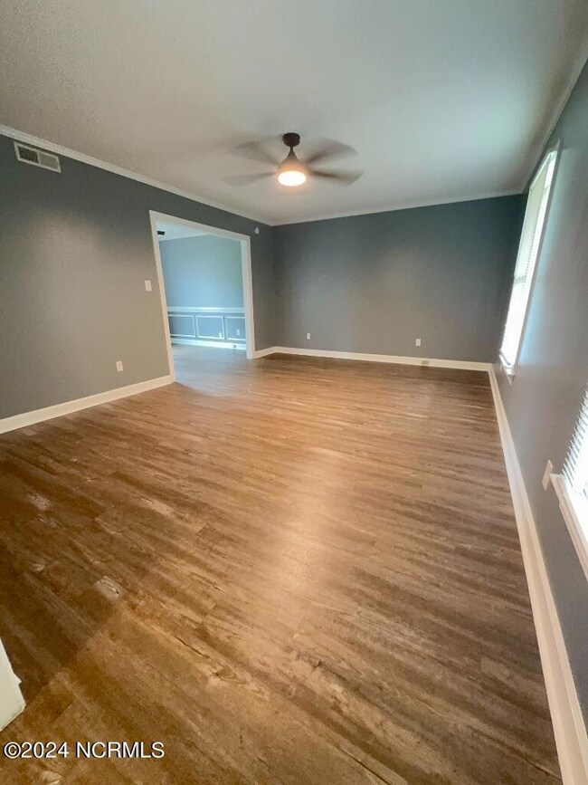 124 Plantation Blvd, Jacksonville, NC 28540 - photo 2