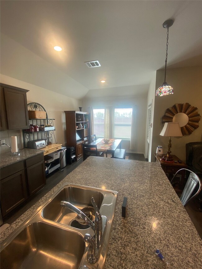 1934 Duskwood Dr, Lancaster, TX 75146 - photo 6