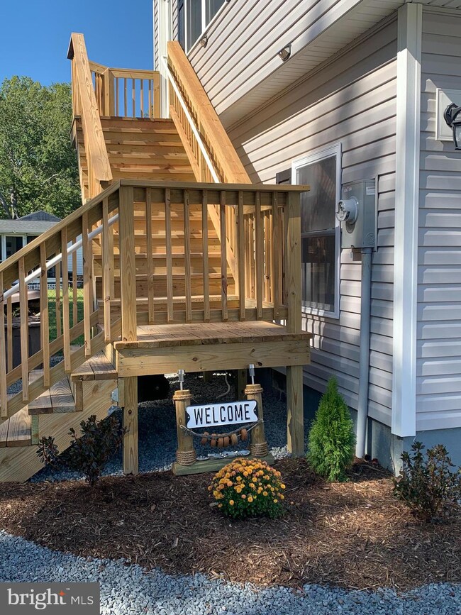 405 Marshall Ave, Colonial Beach, VA 22443 - photo 3