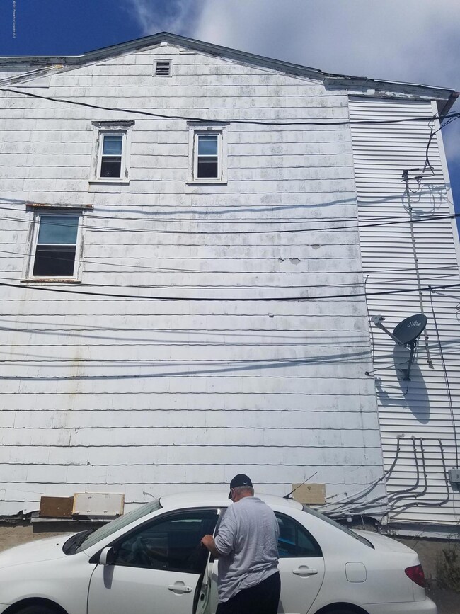 342 W Spruce St, Hazleton, PA 18201 - photo 7