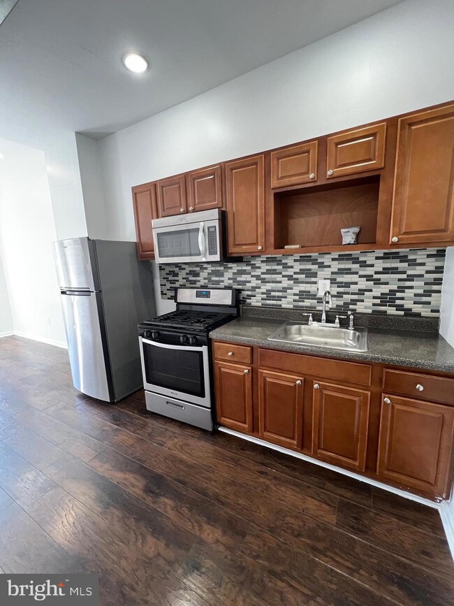 2839 W Diamond St unit 2, Philadelphia, PA 19121 - photo 2