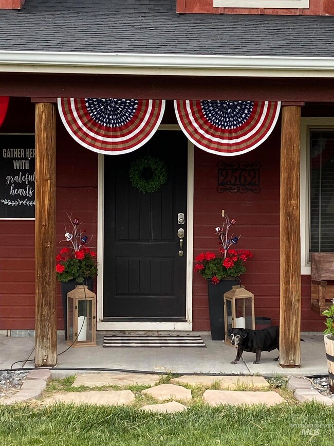 2562 Royal Vista Dr, Homedale, ID 83628 - photo 2