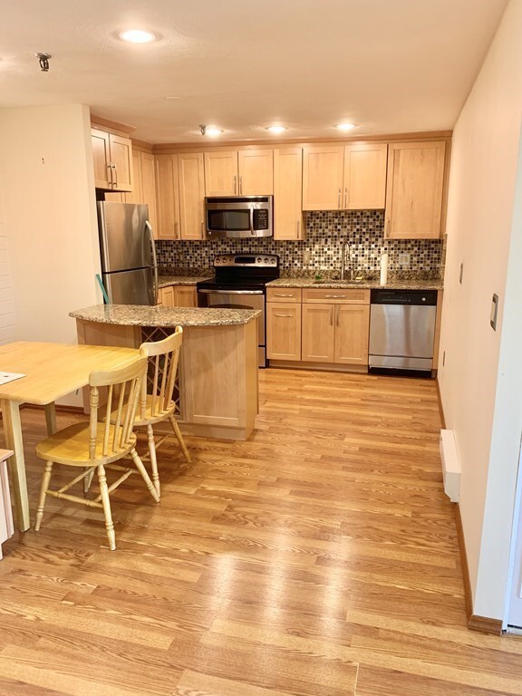 Sagamore Place Condominiums unit 202, Quincy, MA 02171 - photo 3