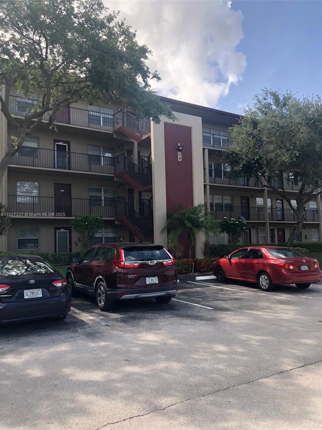 850 SW 133rd Terrace unit 302B, Pembroke Pines, FL 33027 - photo 3