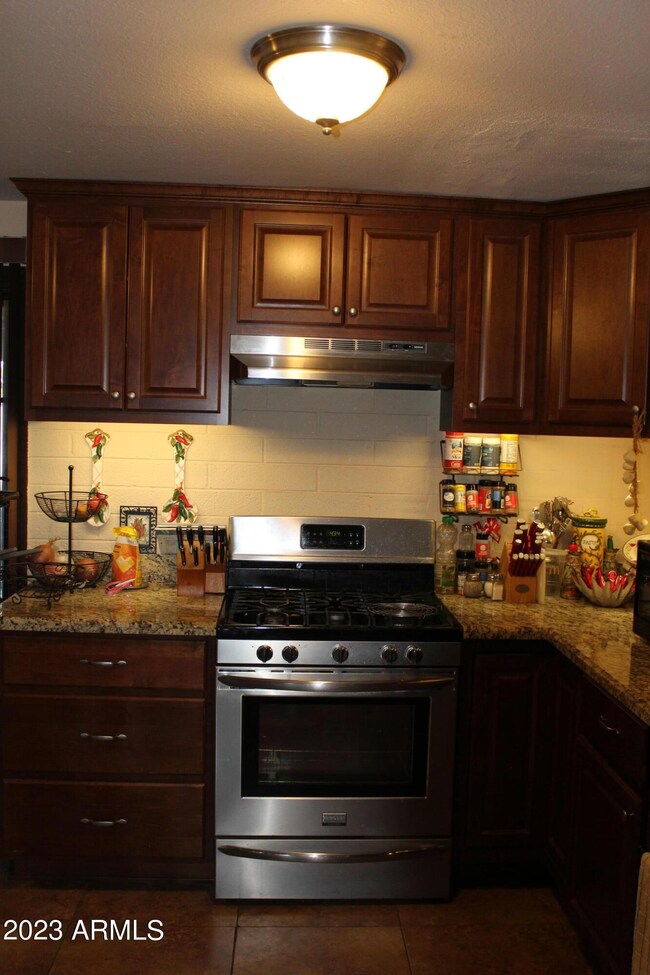 3133 N 81st Dr, Phoenix, AZ 85033 - photo 5