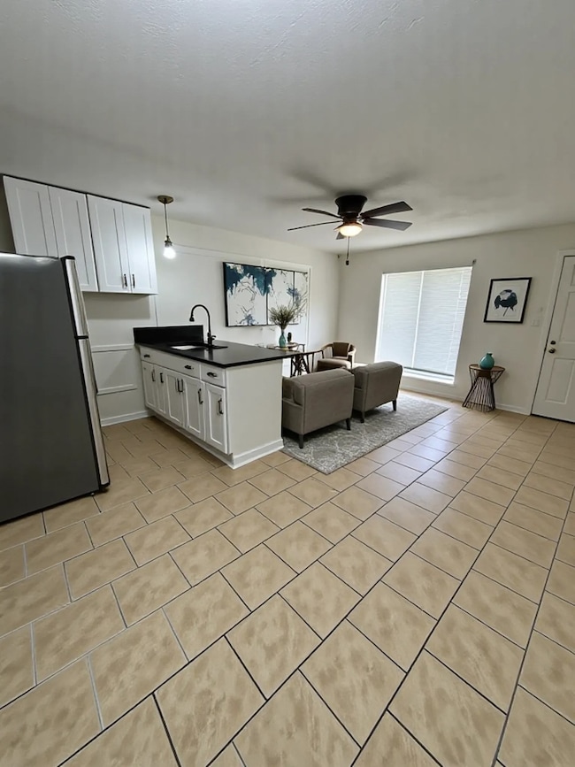 7610 Red Robin Ln unit 2, Houston, TX 77075 - photo 5