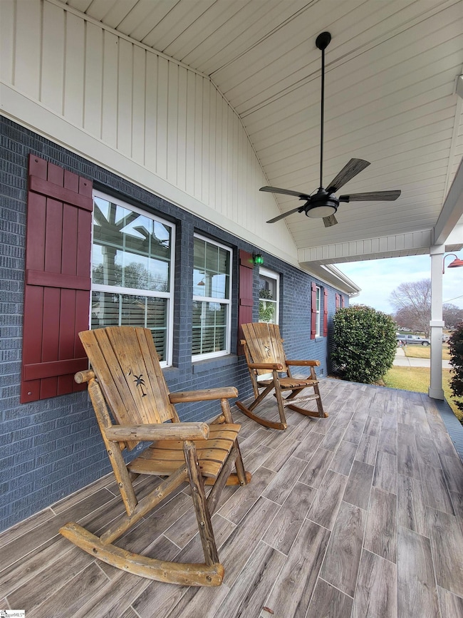 109 Buddy Ave, Greer, SC 29651 - photo 2