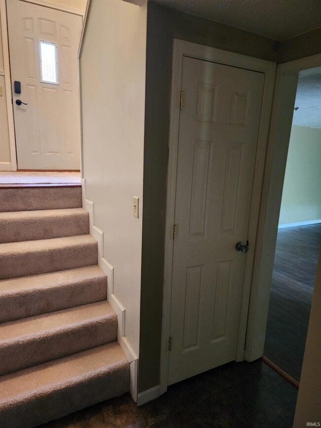 6679 Concord Dr, Newburgh, IN 47630 - photo 2