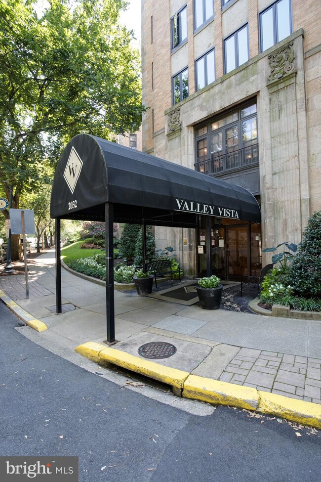 2032 Belmont Rd NW unit 404, Washington, DC 20009 - photo 4