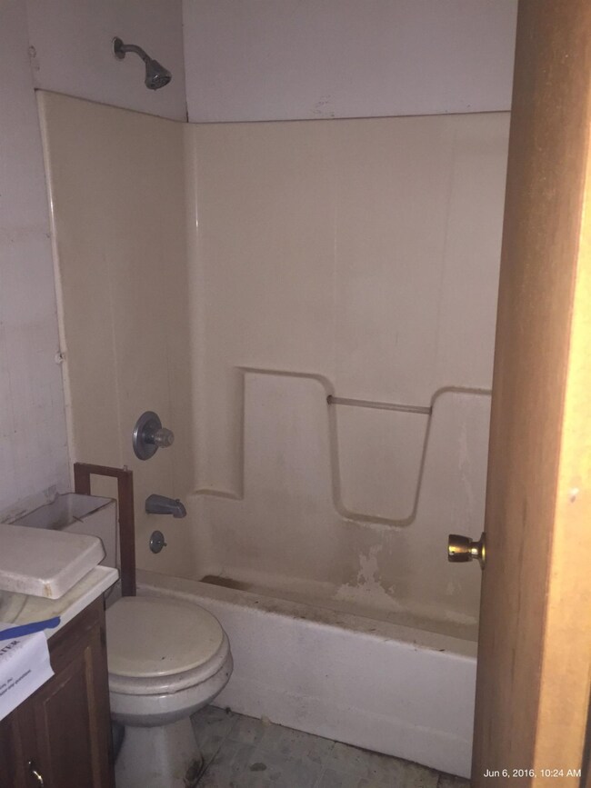 154 W Mcclung Rd, La Porte, IN 46350 - photo 5