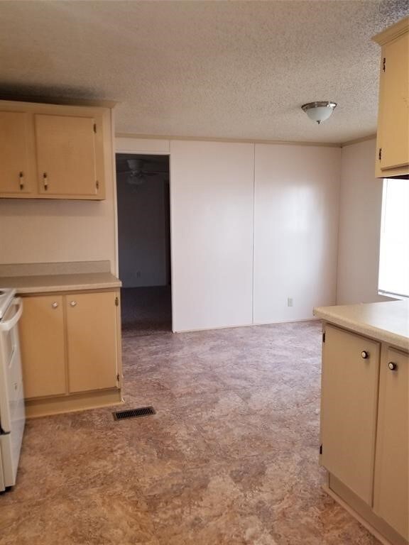 23922 Brushy Woods St, Hockley, TX 77447 - photo 5