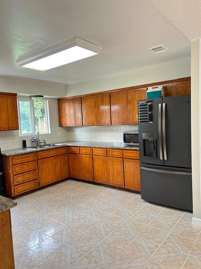 906 Tudor St, Galt, CA 95632 - photo 7