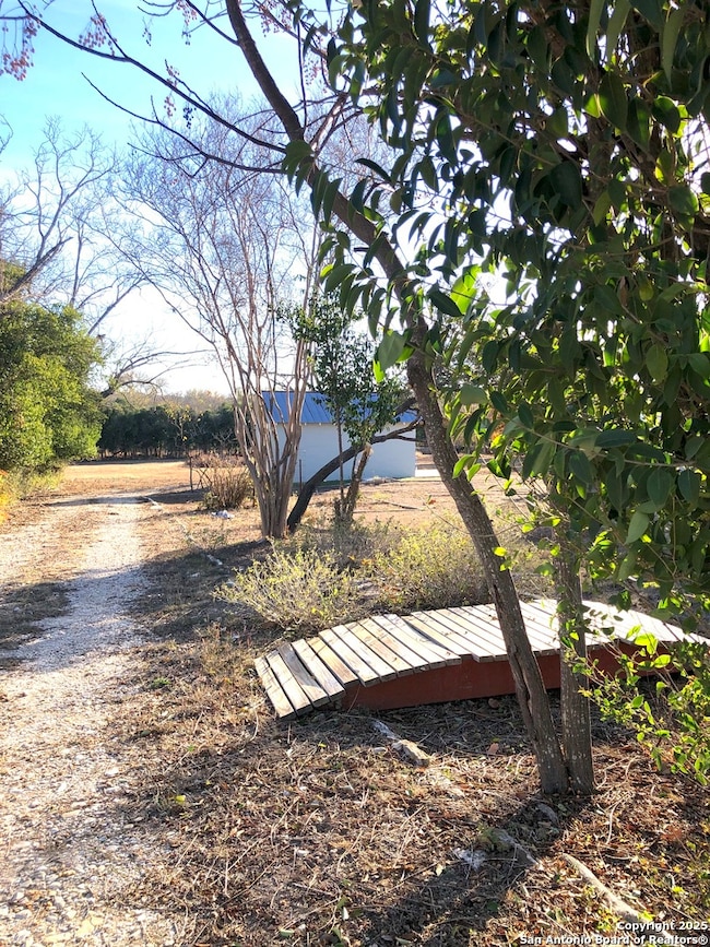 119 Idlewilde Blvd, Comfort, TX 78013 - photo 5