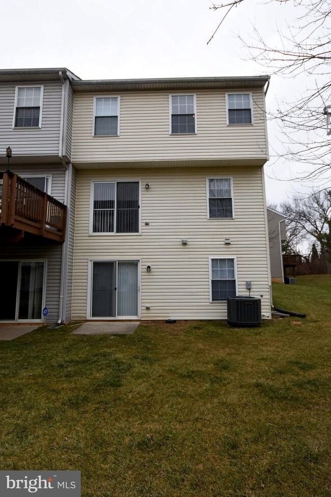 5799 Rock Spray Ct, Frederick, MD 21703 - photo 4