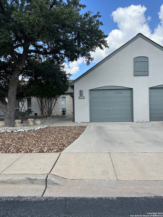 2025 Balmoral Dr, Kerrville, TX 78028 - photo 3