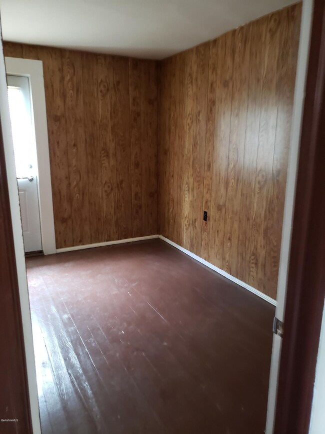 20 Rand St, North Adams, MA 01247 - photo 5