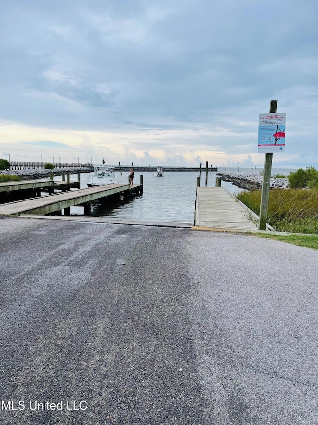 Seacliff Blvd 8