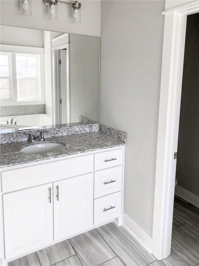 8 Cressage Ln, Bella Vista, AR 72714 - photo 5