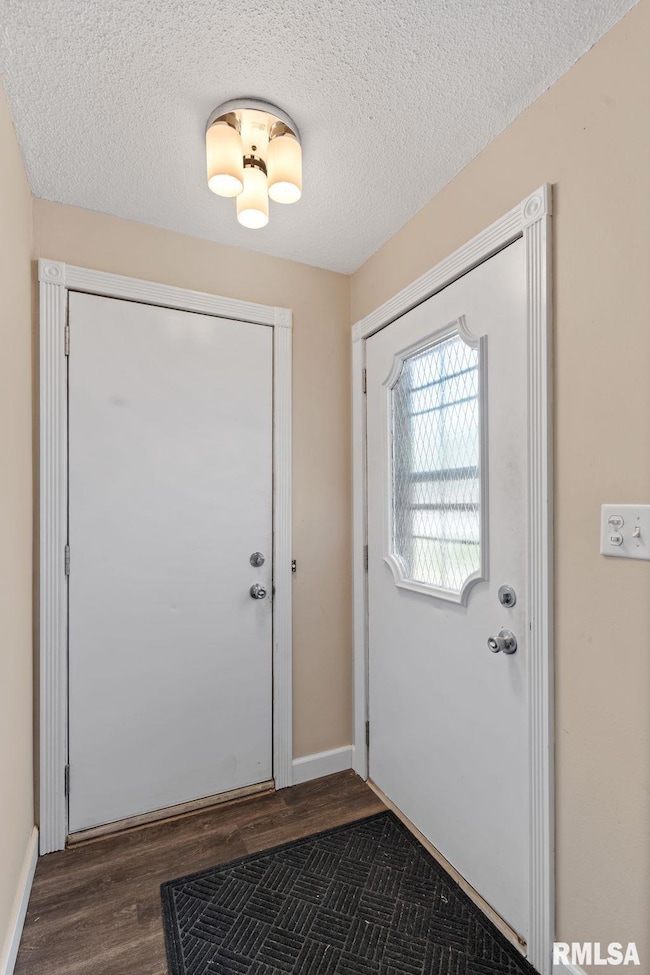 405 Westerfield Rd, Davenport, IA 52806 - photo 3