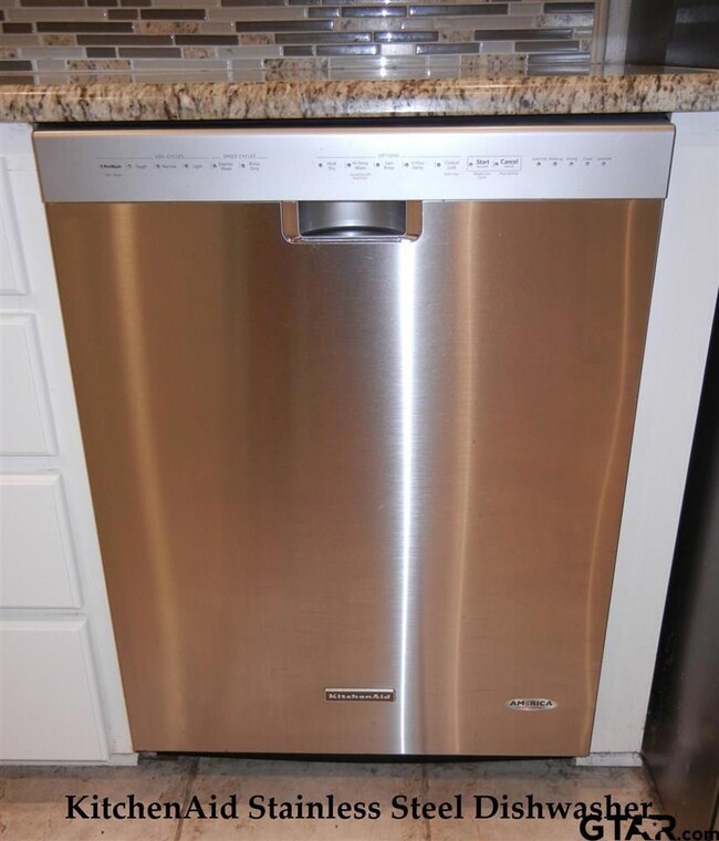 1718 1718 Sybil Ln, Tyler, TX 75703 - photo 6