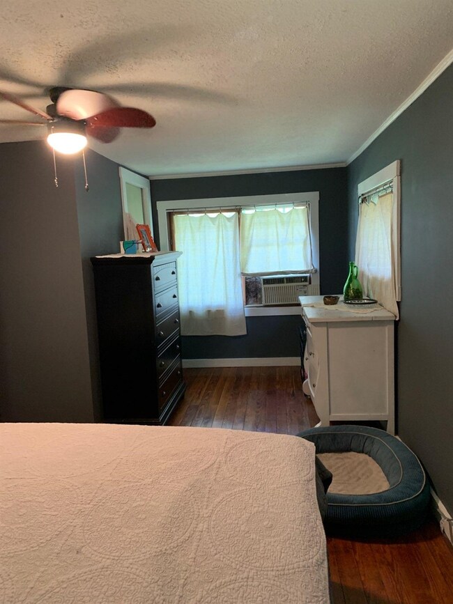 704 Nueva Gorda St, Culver, IN 46511 - photo 5