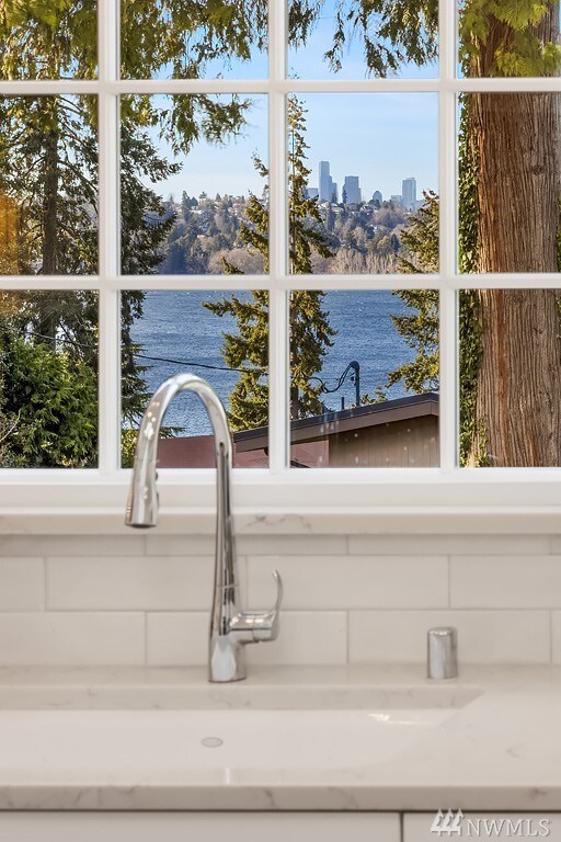 7223 W Mercer Way, Mercer Island, WA 98040 - photo 5