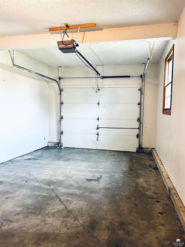 1811 Commanche Ct, Junction City, KS 66441 - photo 4