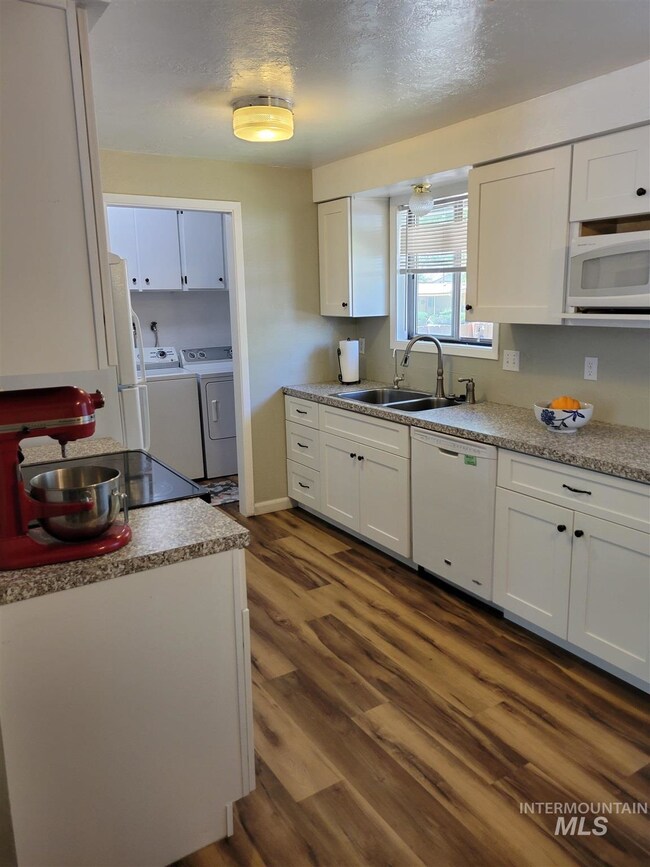 604 E Florida Ave, Nampa, ID 83686 - photo 7