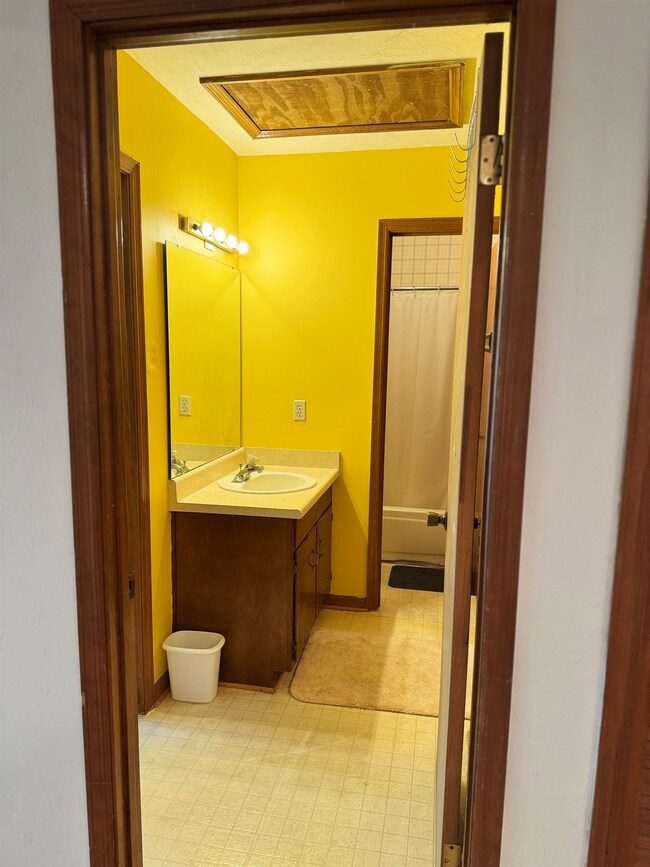 1108 Greentree Ct unit 1, Tallahassee, FL 32304 - photo 3