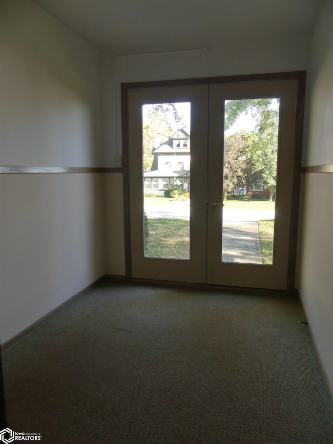 727 N Adams St, Carroll, IA 51401 - photo 3