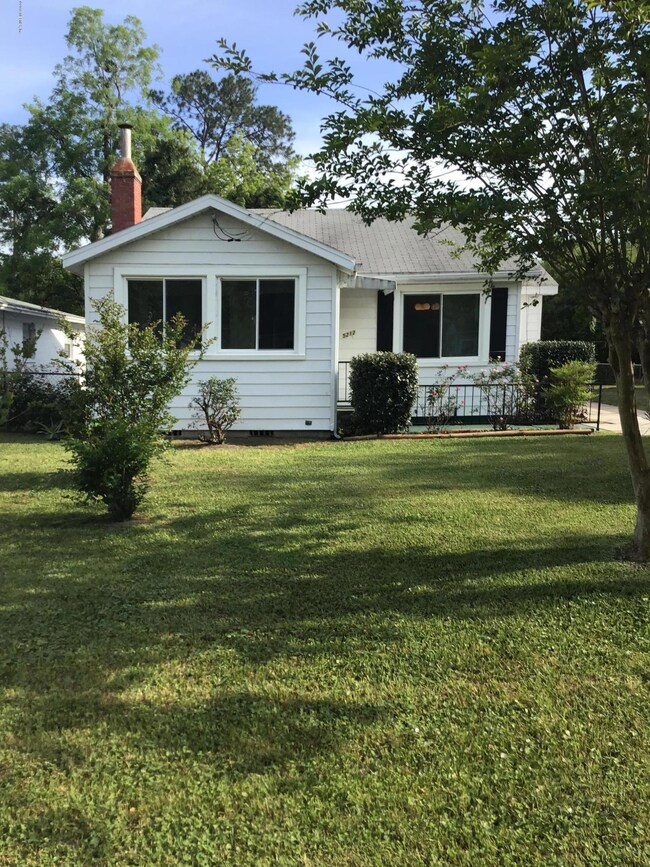 5212 Colonial Ave, Jacksonville, FL 32210 - photo 2