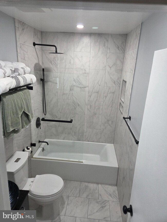 704 Silver Ct, Hamilton Square, NJ 08690 - photo 6