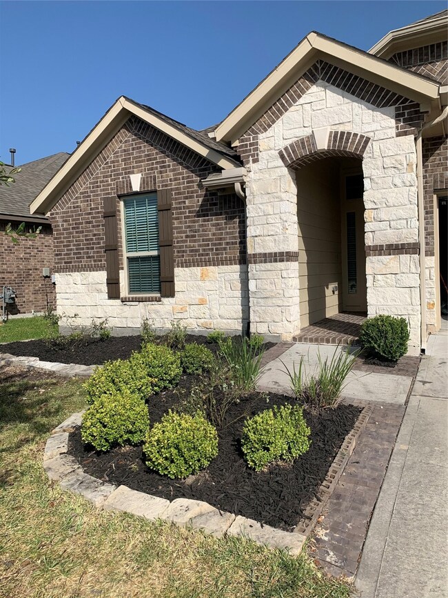 31944 Nobel Grove Ln, Conroe, TX 77385 - photo 2