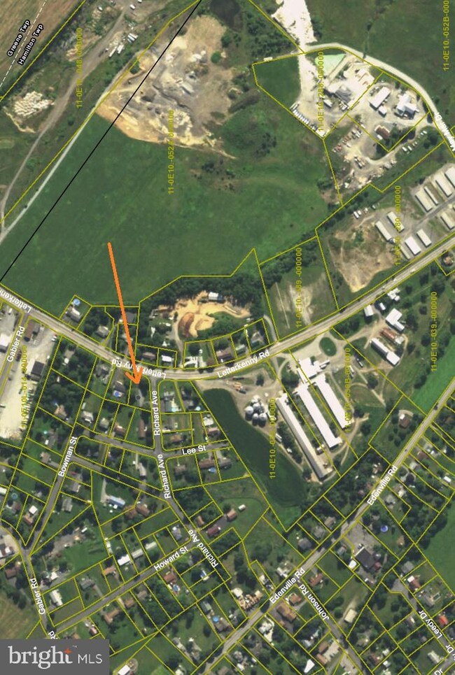 1541 Richard Ave, Chambersburg, PA 17201 - photo 4