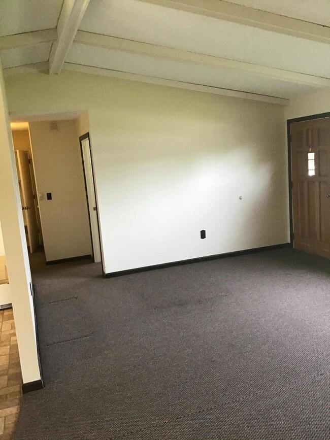 Living rm to front door