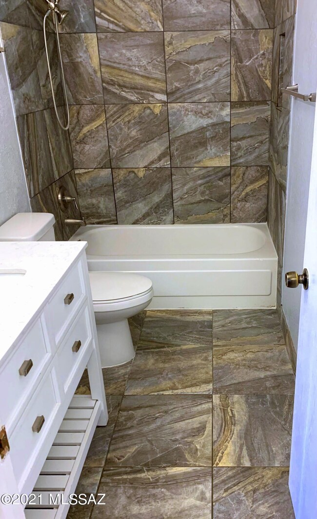 2714 B bathroom