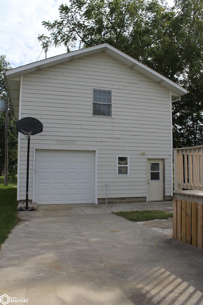 1012 Summer St, Grinnell, IA 50112 - photo 5