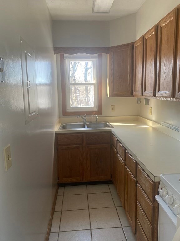 48 Shattuck St unit 2W, Worcester, MA 01605 - photo 5