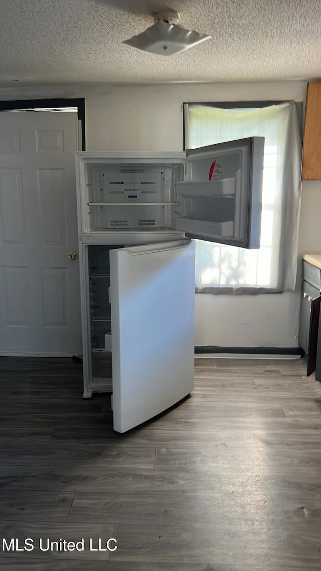 6D906EA1-47ED-4333-8B98-E43C2B60553E